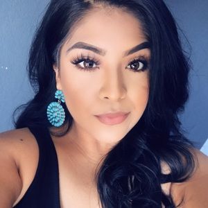 Meet your Posher, Kassandra